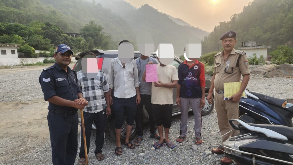 Pauri police Action1