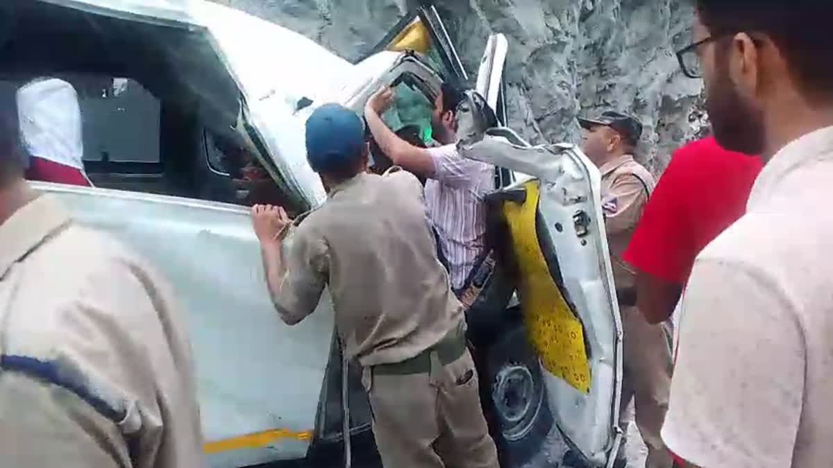 chamoli-landslide-tempo-traveller-accident