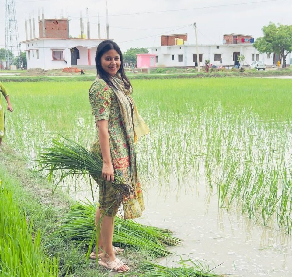 Mp priya saroj desi look