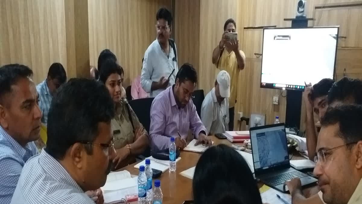Nainital Prasashan meeting with Railway members