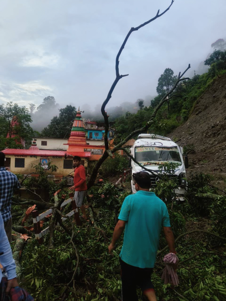 चमोली थाराली मे बादल फटने से तबाही