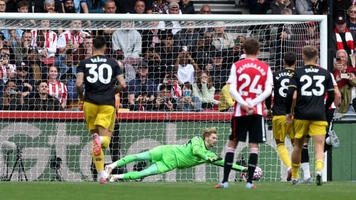 Brentford keeper Caoimhin kelleher saves penalty