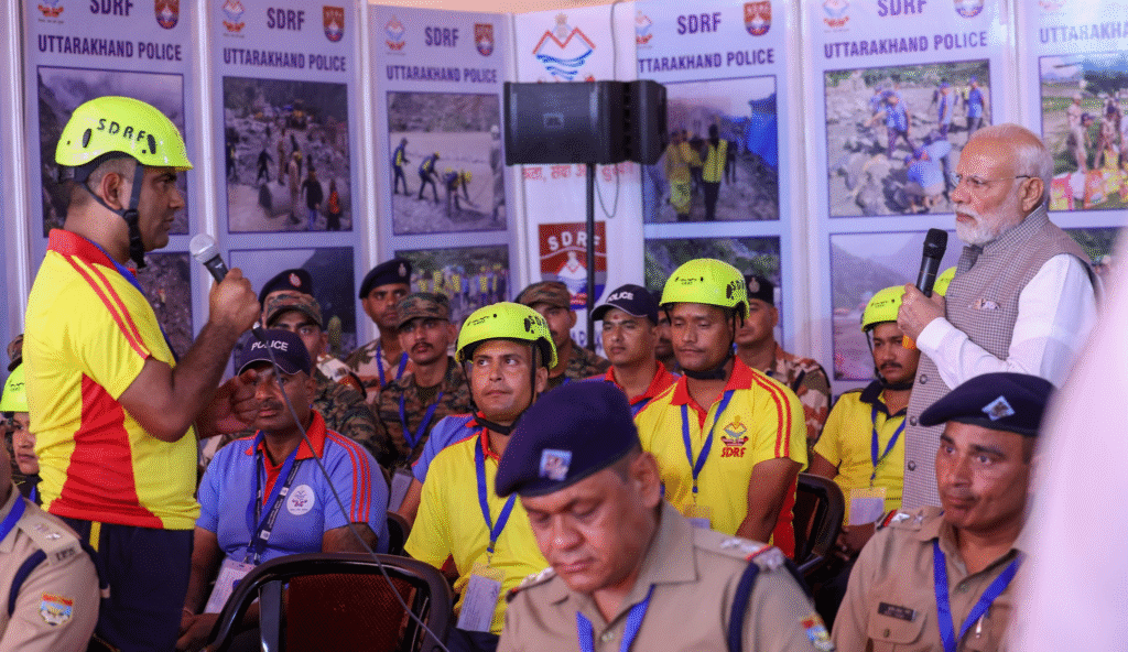 Pm Modi talks With Disaster force of uttarakhand