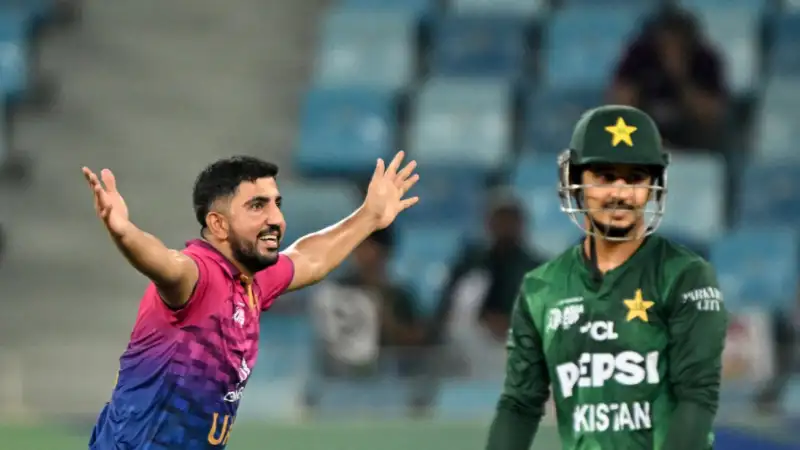 Pakistan vs UAE Asia Cup 2025 : Junaid Bowling Brillance