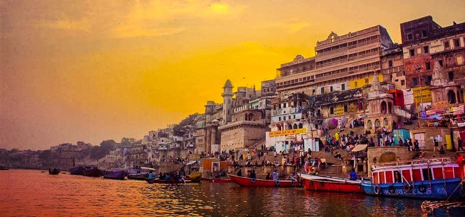 Top 10 Places to Visit in India in 2025 (Amazing + Unexpected Picks) 8 Varanasi – The Spiritual Capital of India