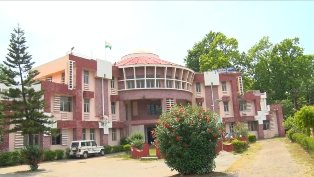 उत्तराखंड में वोटर लिस्ट को लेकर बड़ा अपडेट! 65% मैपिंग पूरी, 10 जनवरी तक बढ़ा Pre SIR अभियान... 4 Election commission Uttarakhand