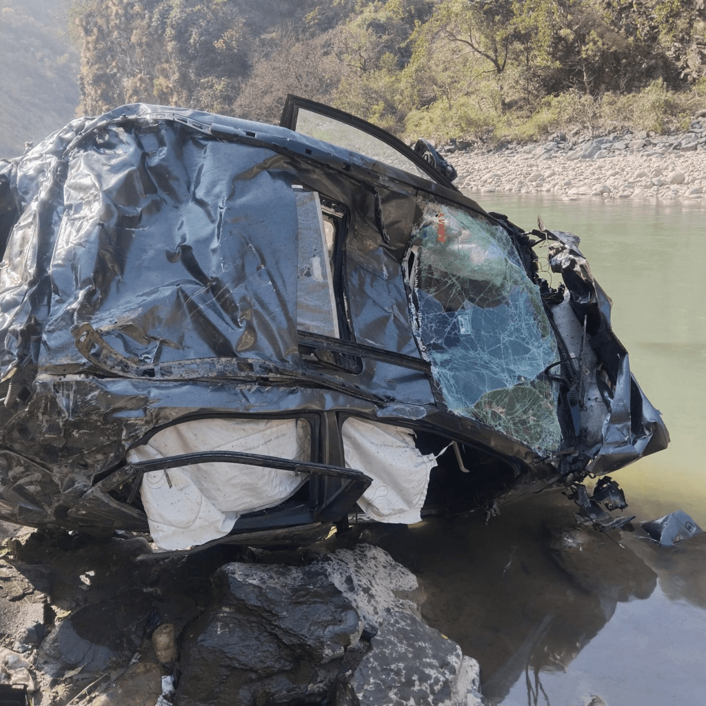 Uttarkashi News : डामटा के पास कार नदी में गिरी, दो युवकों की मौत... 1 Uttarkashi news : डामटा के पास नदी में गिरी कार, दो की मौके पर ही मौत